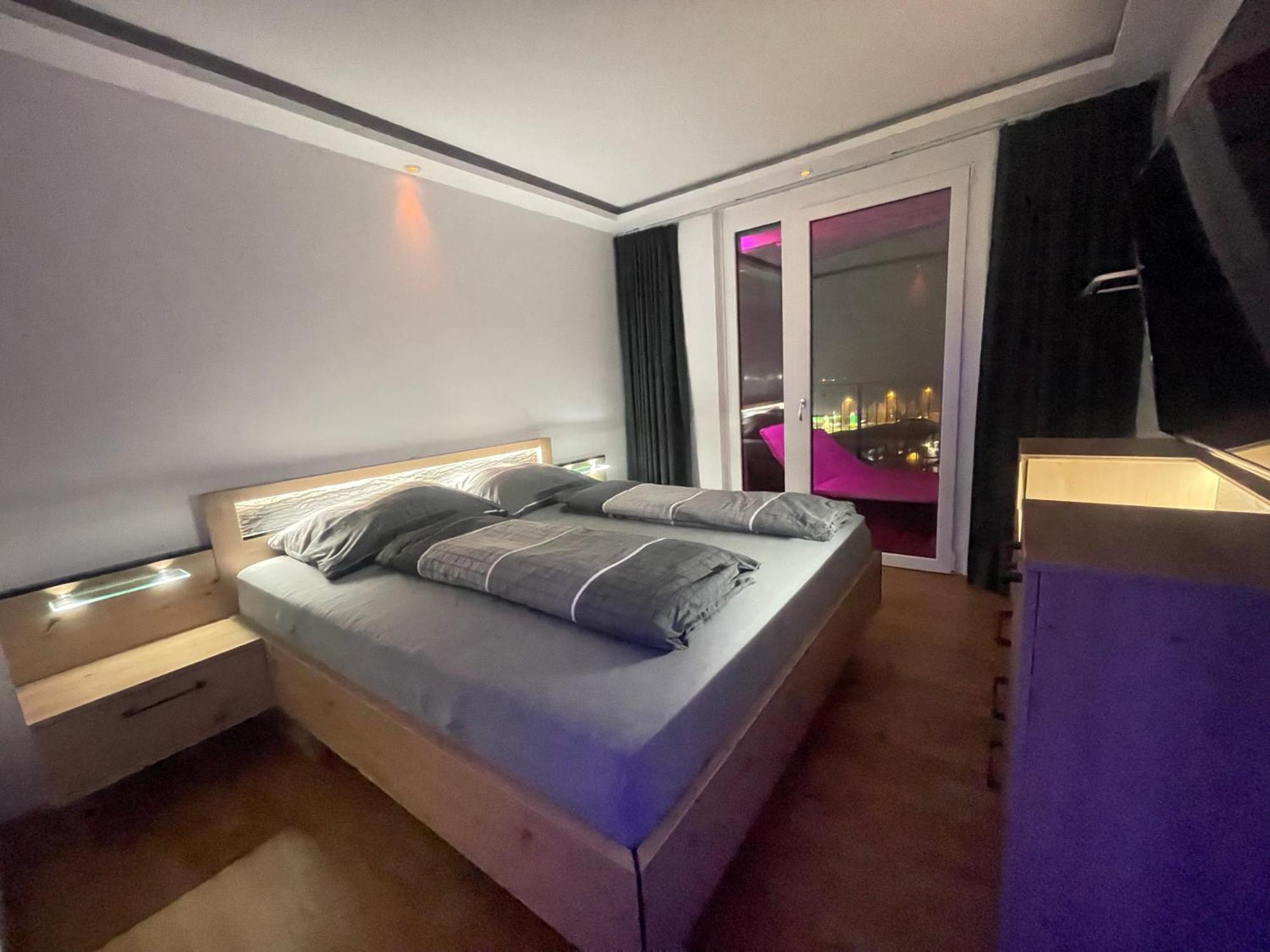 Апартаменты 100 Qm Penthouse, Self-Check-In, 2 Parkplaetze Грац Экстерьер фото